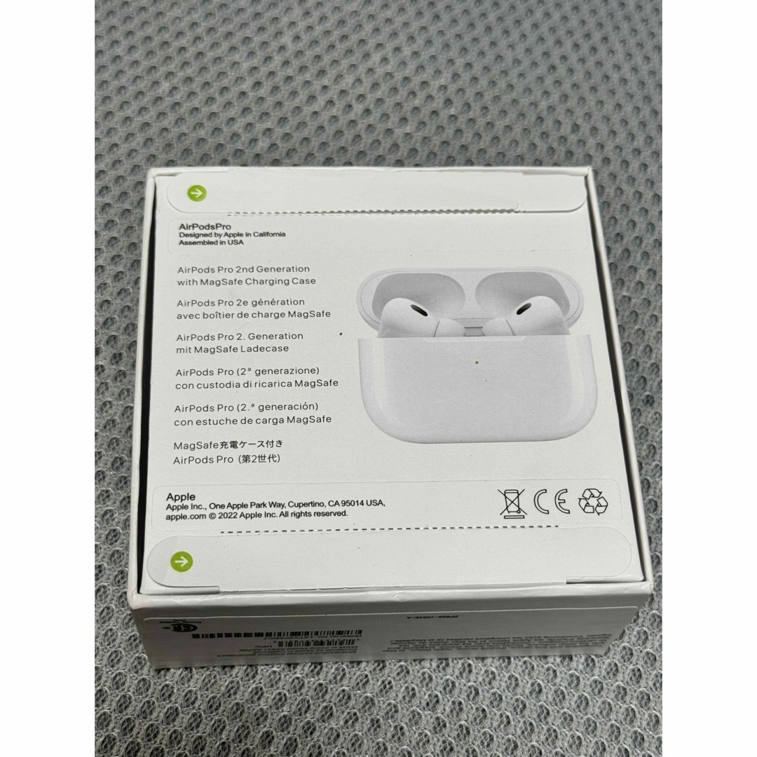 AirPods Pro（第2世代）Lightningモデル MQD83ZP/A スマホ/家電/カメラのオーディオ機器(ヘッドフォン/イヤフォン)の商品写真