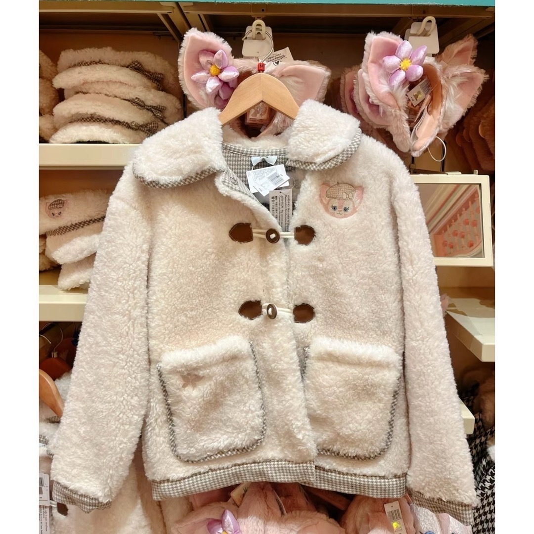 Disney(ディズニー)の上海ディズニー　リーナベル　ふわふわ　もこもこコート　ファーコート　新作 レディースのジャケット/アウター(毛皮/ファーコート)の商品写真
