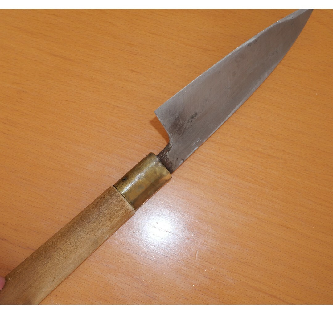 【中古】出刃包丁　刃渡り　約13cm 　プロ仕様　宗廣　 包丁 傷 スレ有 インテリア/住まい/日用品のキッチン/食器(調理道具/製菓道具)の商品写真