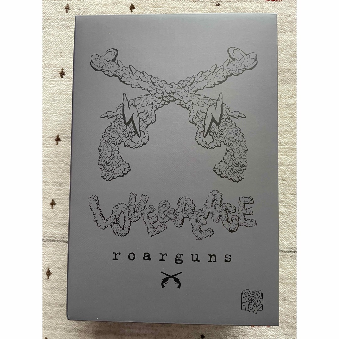 BE@RBRICK(ベアブリック)の【新品】BE@RBRICK roarguns 20th Anniversary エンタメ/ホビーのおもちゃ/ぬいぐるみ(その他)の商品写真
