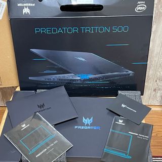 最強ゲーミング Acer Predator Triton 500 300hz(ノートPC)