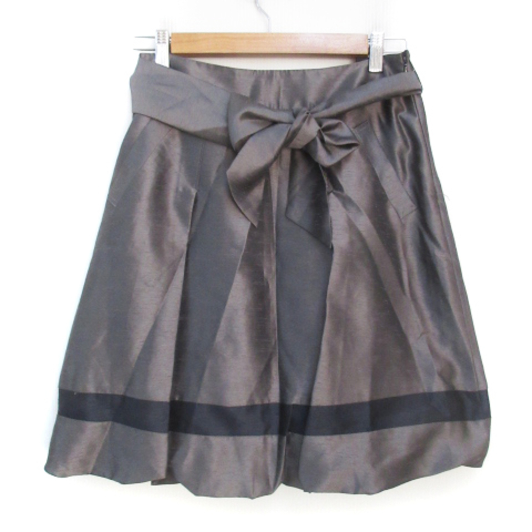le.coeur blanc(ルクールブラン)のルクールブラン バルーンスカート フレアスカート ひざ丈 38 グレー 紺 レディースのスカート(ひざ丈スカート)の商品写真