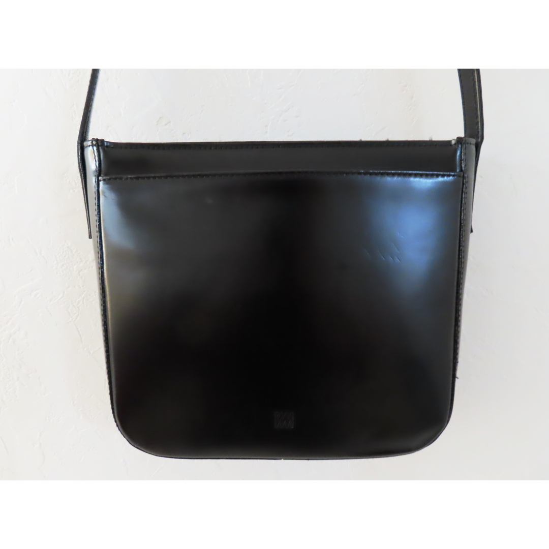 ISSEY MIYAKE(イッセイミヤケ)のM01 ISSEY MIYAKE イッセイミヤケ レザー ショルダーバッグ ブラック レディースのバッグ(ショルダーバッグ)の商品写真