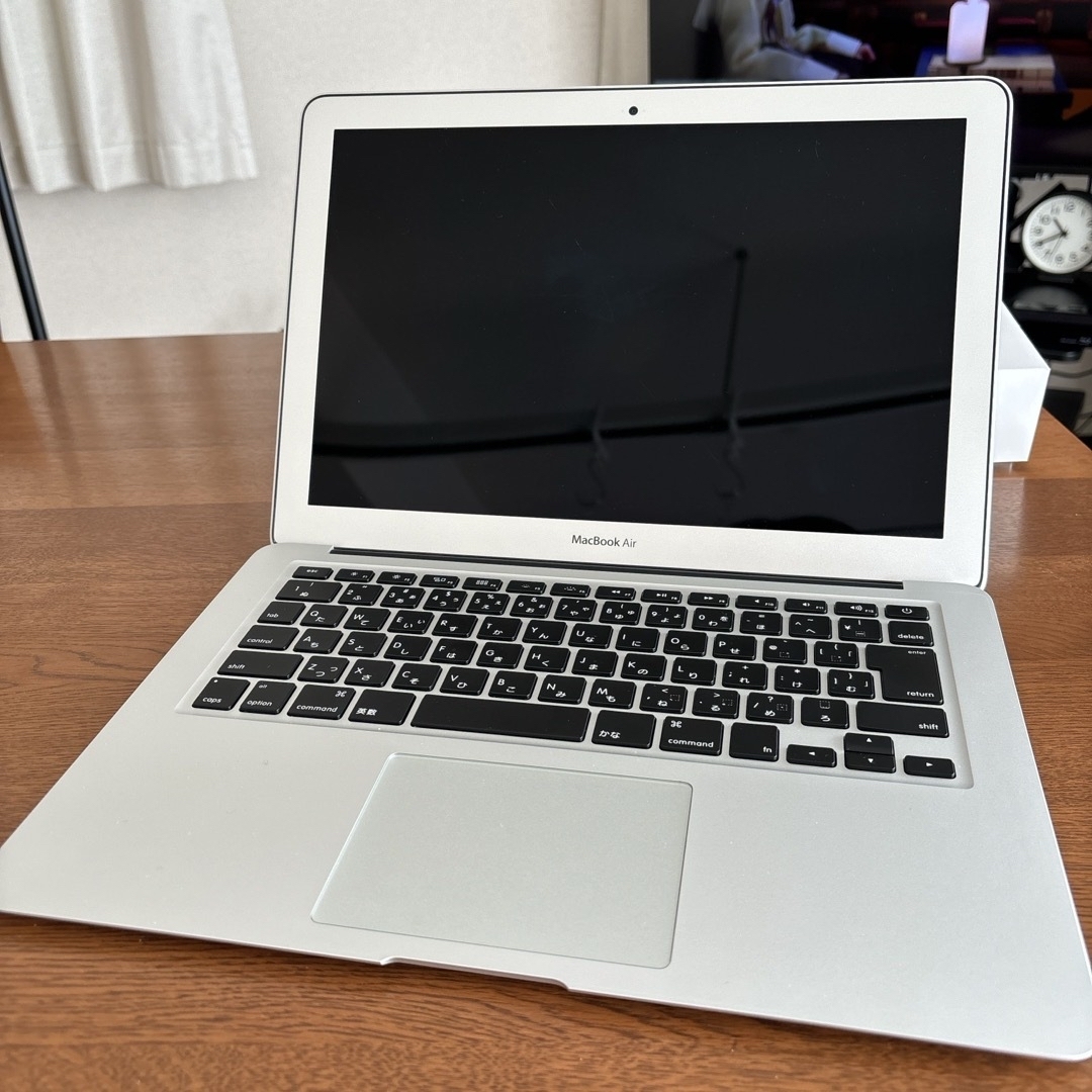 Mac (Apple)(マック)のMacBook Air MMGG2J/A キャリングケース付 スマホ/家電/カメラのPC/タブレット(ノートPC)の商品写真