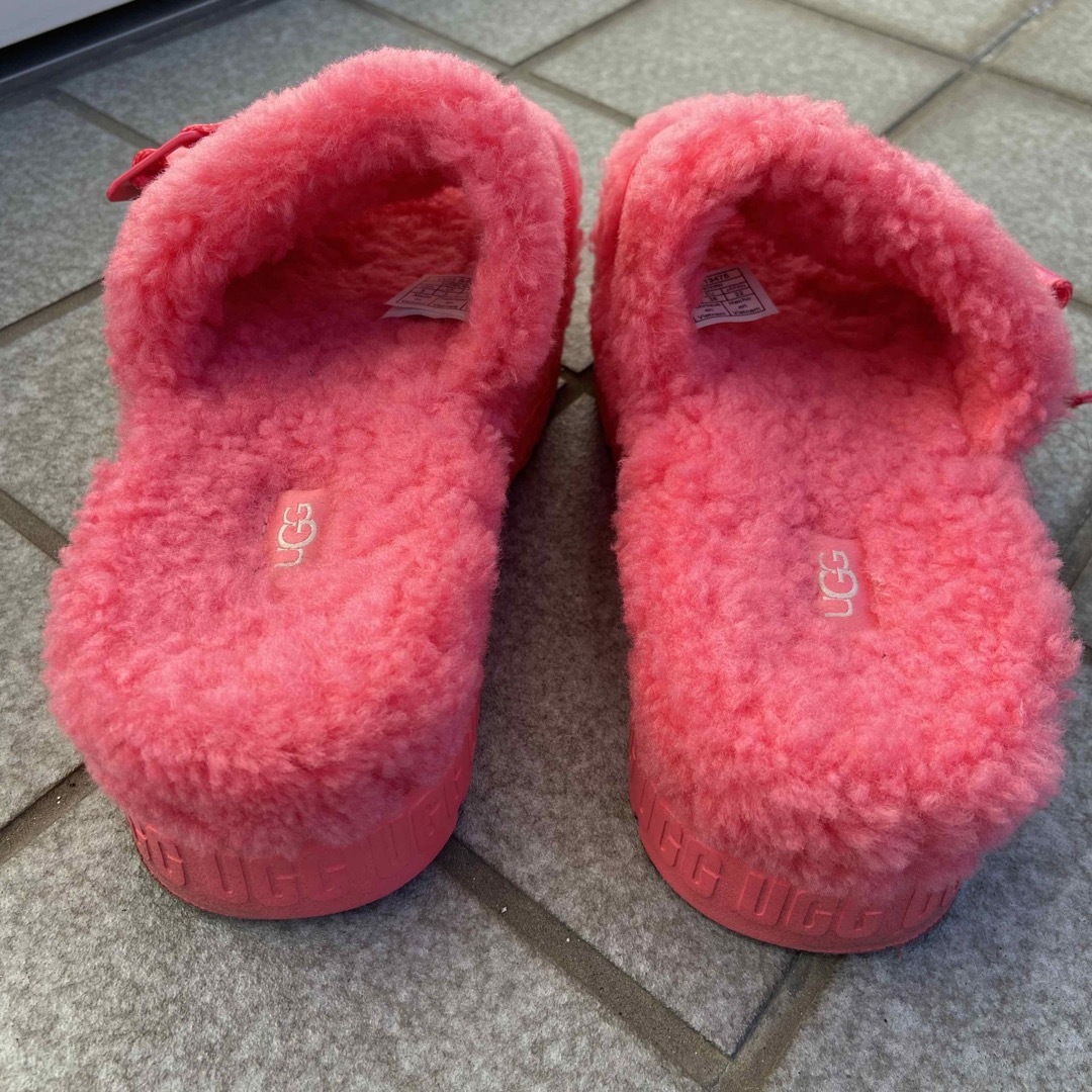 美品】UGG アグ サンダル 22.5cm 厚底 ファー ホワイト ベルト