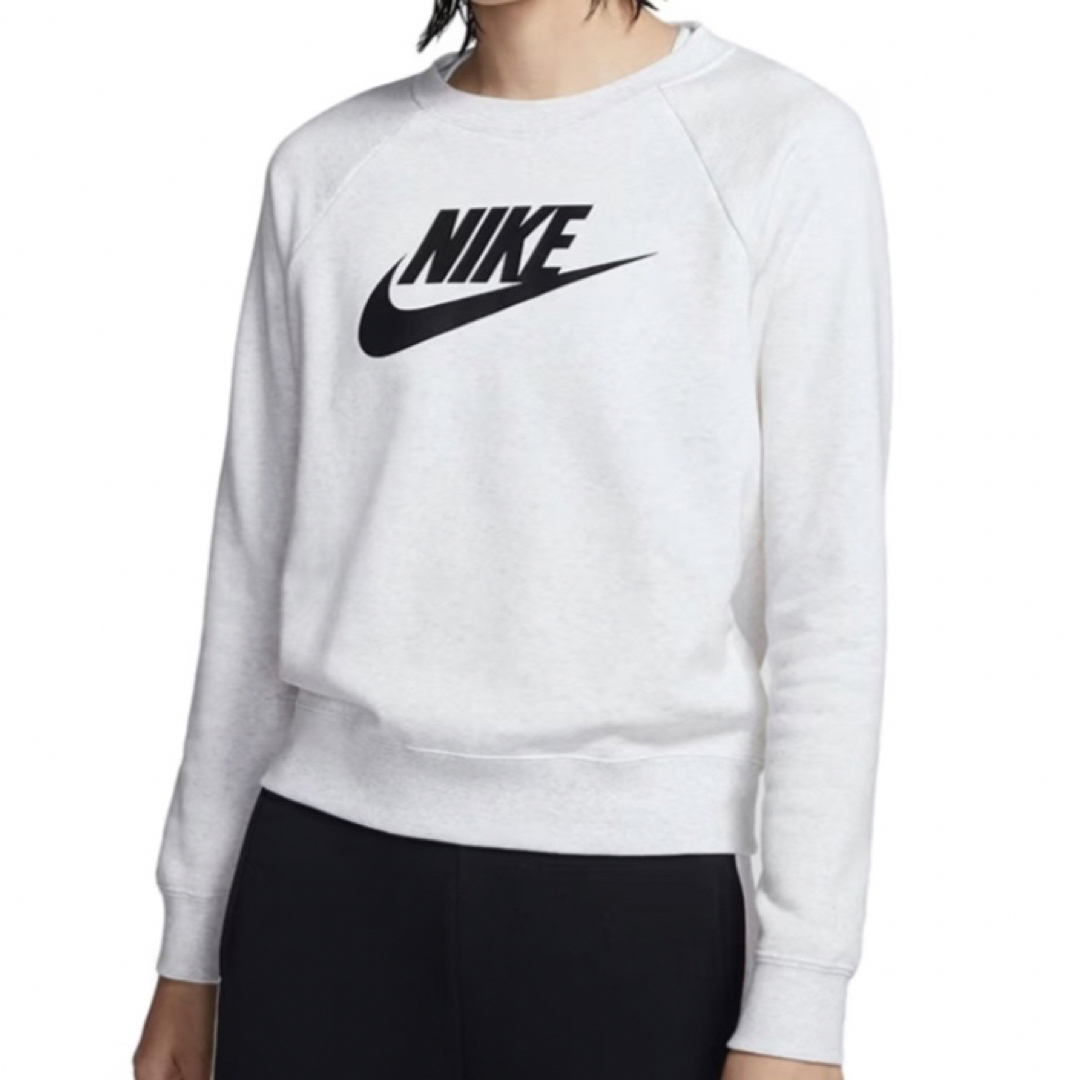 NIKE(ナイキ)の新品✴︎NIKE トレーナー フリース エッセンシャル クルー レディースのトップス(トレーナー/スウェット)の商品写真