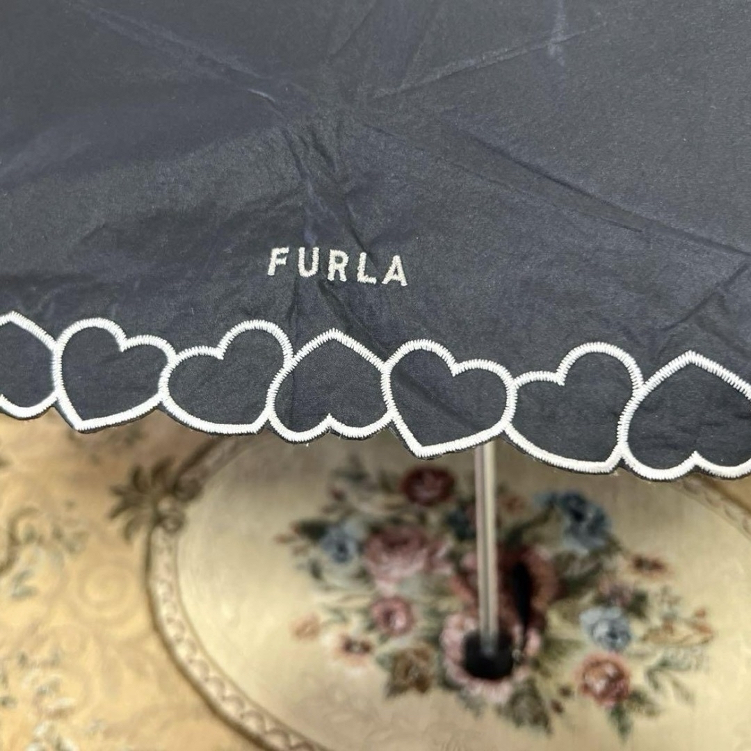 Furla(フルラ)のFURLA  晴雨兼用 折りたたみ日傘  ”ハート刺繍 ” レディースのファッション小物(傘)の商品写真