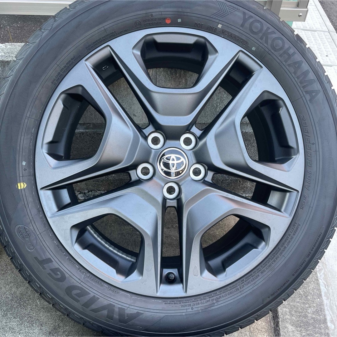 国内最大規模のショップ 【新車外し】トヨタ RAV4 Xグレード 国内最大規模のショップ 【新車外し】トヨタ RAV4 Xグレード