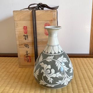 粉青沙器 名工 劉炳豪 作 粉青沙器掻落花文瓶 共箱 徳利 花器 花入 李朝(陶芸)