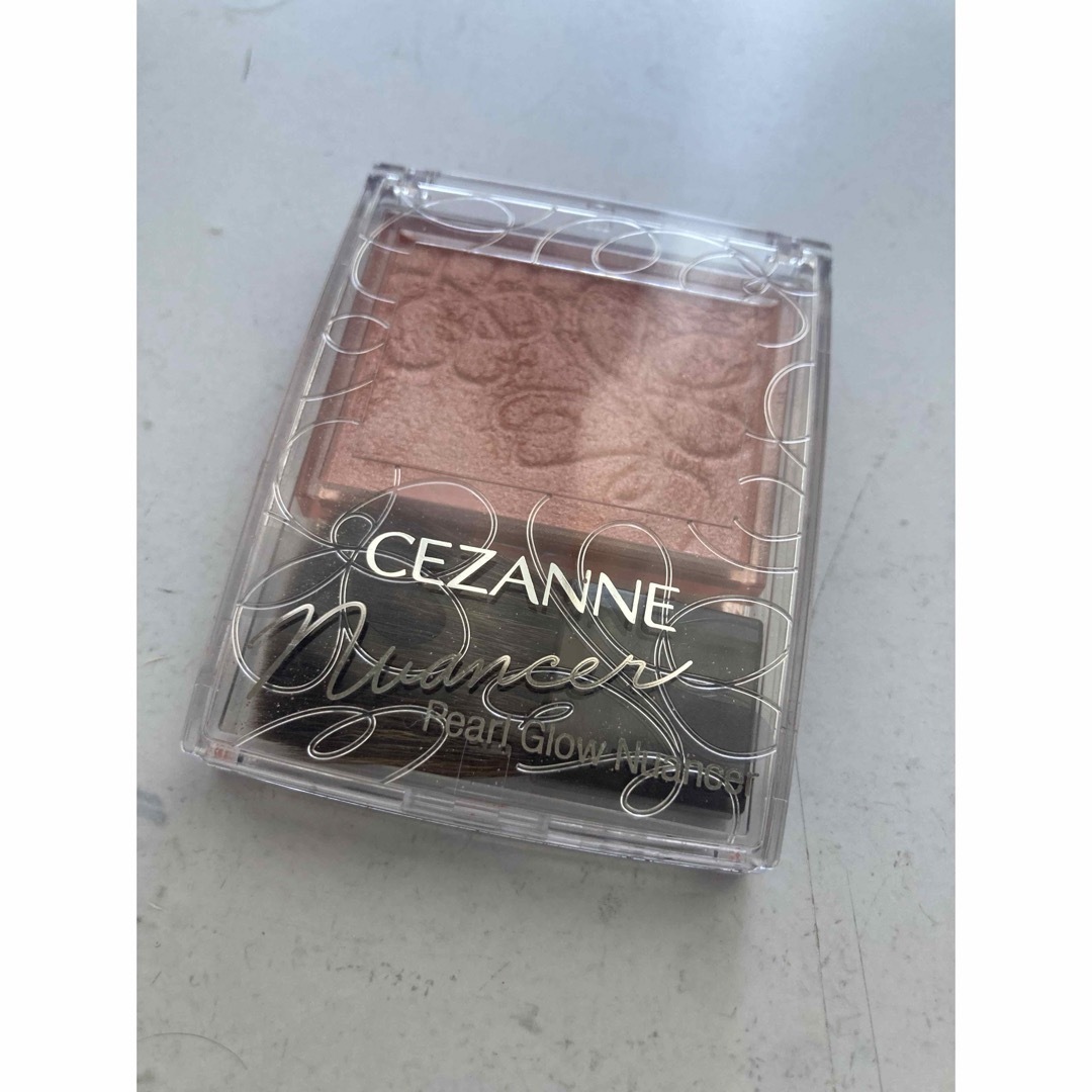 CEZANNE（セザンヌ化粧品）(セザンヌケショウヒン)のセザンヌ　ハイライトニュアンサー コスメ/美容のベースメイク/化粧品(チーク)の商品写真