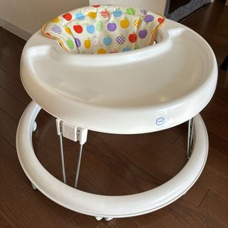 ベビーザラス(BABiESRUS)のベビーウォーカー　歩行器(歩行器)