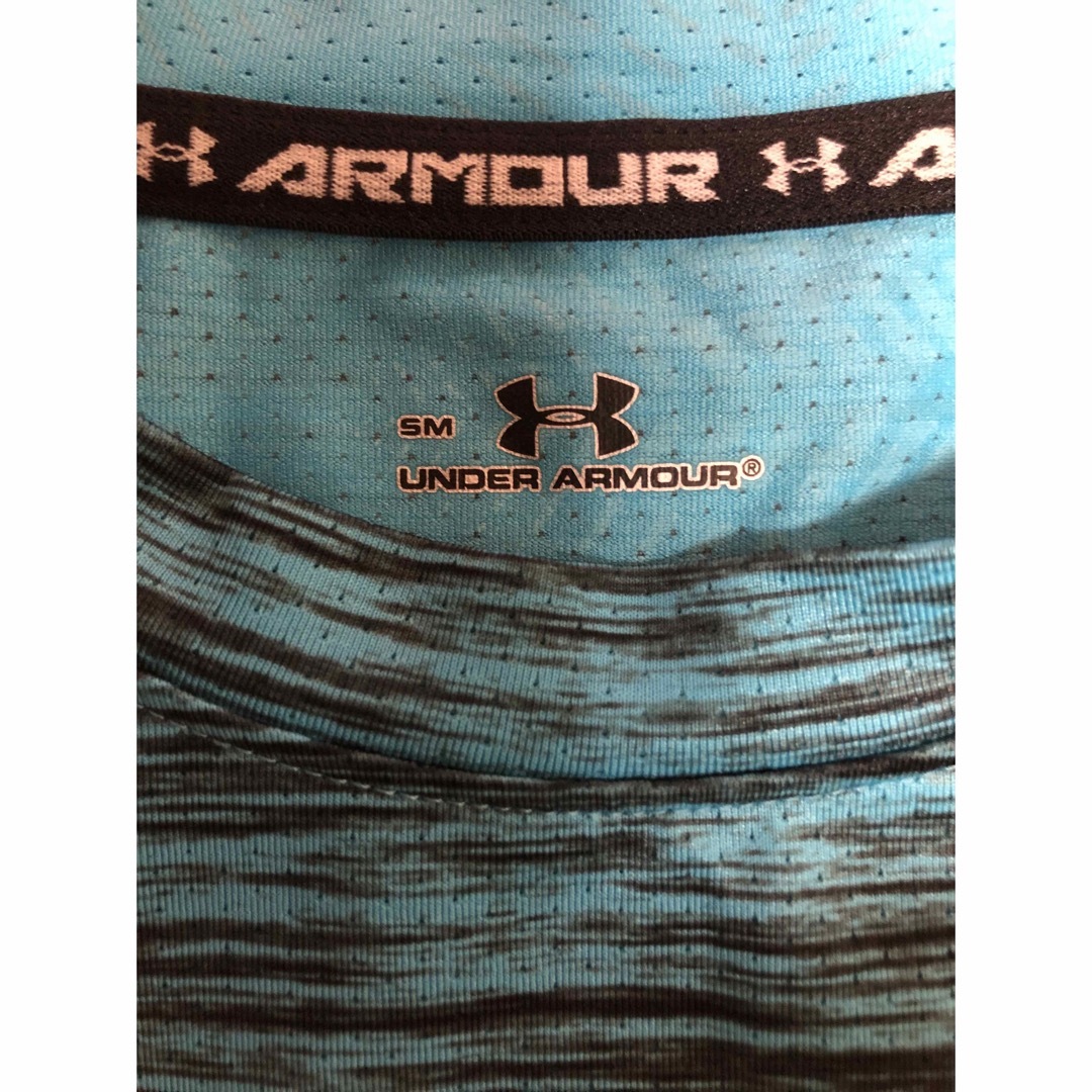 UNDER ARMOUR(アンダーアーマー)の新品未使用　　アンダーアーマー素敵なブルートレーニングウェアTシャツSMサイズ スポーツ/アウトドアのトレーニング/エクササイズ(トレーニング用品)の商品写真