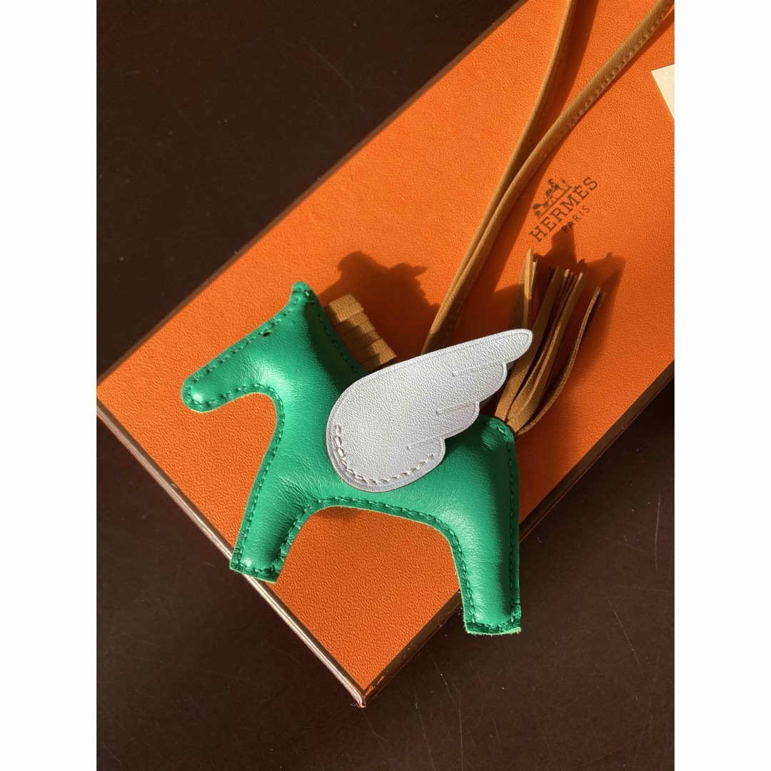 Hermes(エルメス)のペガサス　pm エルメス　超美品 レディースのアクセサリー(チャーム)の商品写真