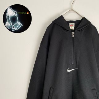 ナイキ(NIKE)の【ナイキ　パーカー　銀タグ　センターロゴ　背面ロゴ　黒　古着】(パーカー)