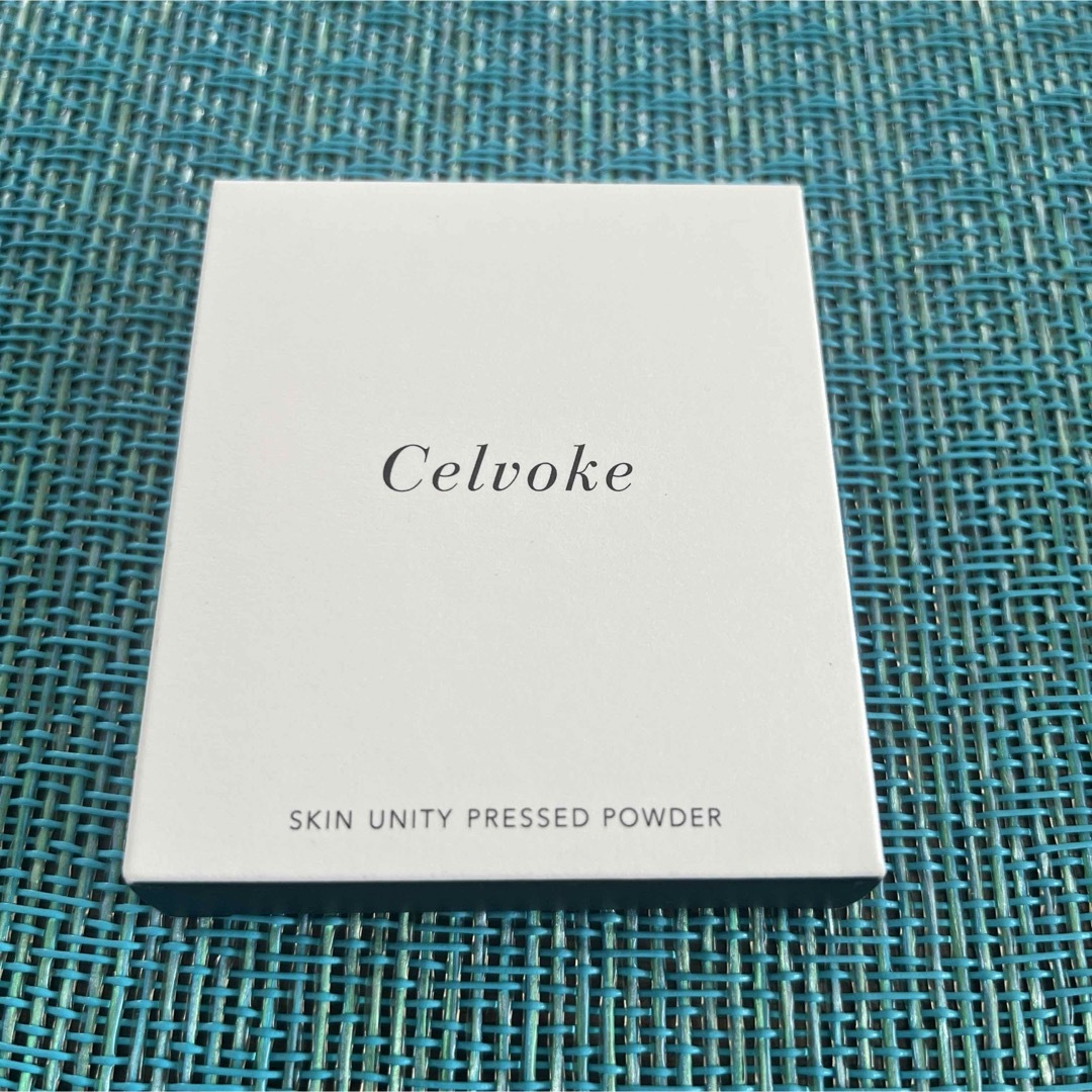 Celvoke(セルヴォーク)のセルヴォークスキンユニティプレストパウダー01 コスメ/美容のベースメイク/化粧品(フェイスパウダー)の商品写真