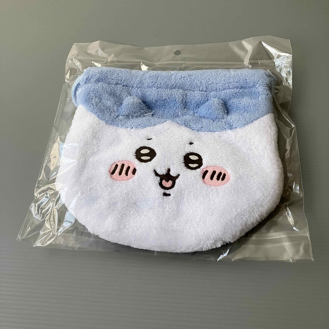 ちいかわ　フェイス巾着　ハチワレ　新品 エンタメ/ホビーのおもちゃ/ぬいぐるみ(キャラクターグッズ)の商品写真