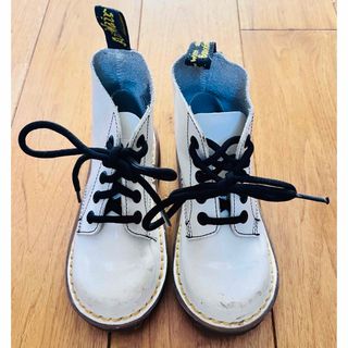 ドクターマーチン(Dr.Martens)のキッズ ドクターマーチン ショートブーツ ホワイト UK10/17cm(ブーツ)