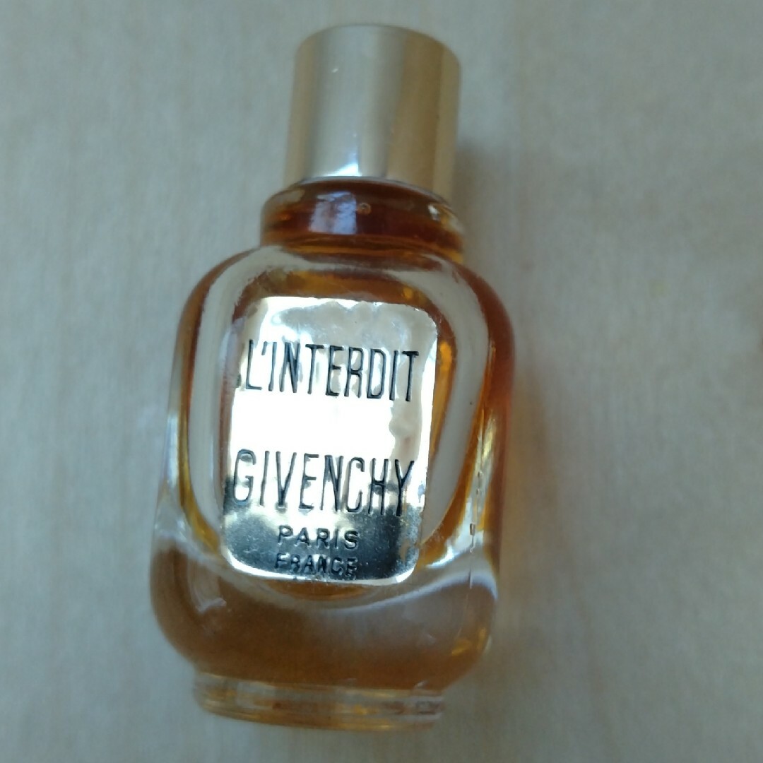 GIVENCHY(ジバンシィ)のGIVENCY L'INTERDIT コスメ/美容の香水(ユニセックス)の商品写真