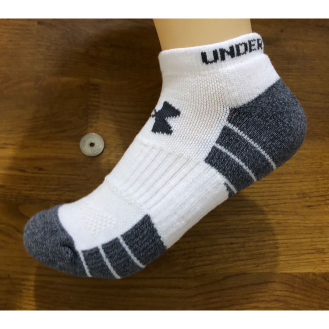 UNDER ARMOUR(アンダーアーマー)の新品アンダーアーマーUNDER ARMOUR レディースソックス4足セット718 レディースのレッグウェア(ソックス)の商品写真