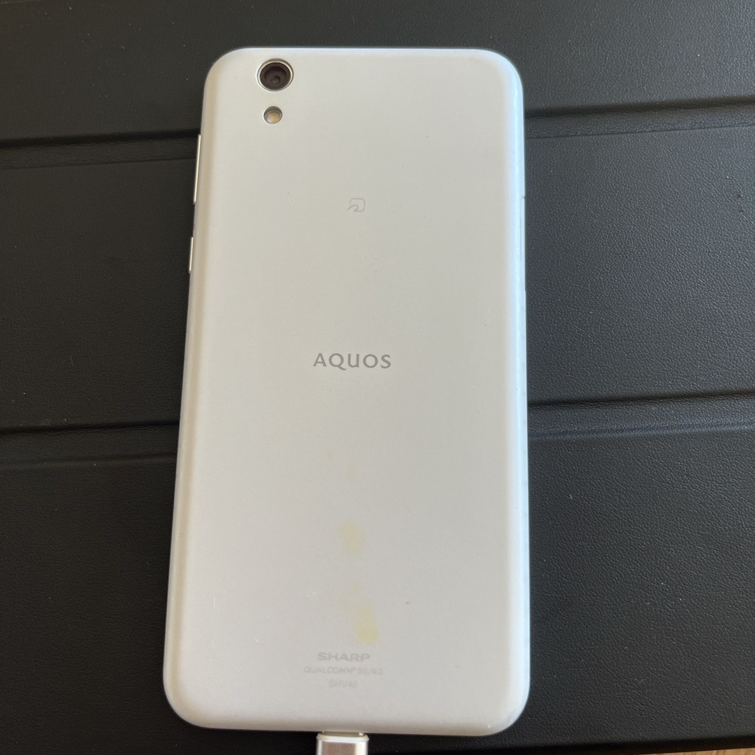 AQUOS SHV40 スマホ/家電/カメラのスマートフォン/携帯電話(スマートフォン本体)の商品写真