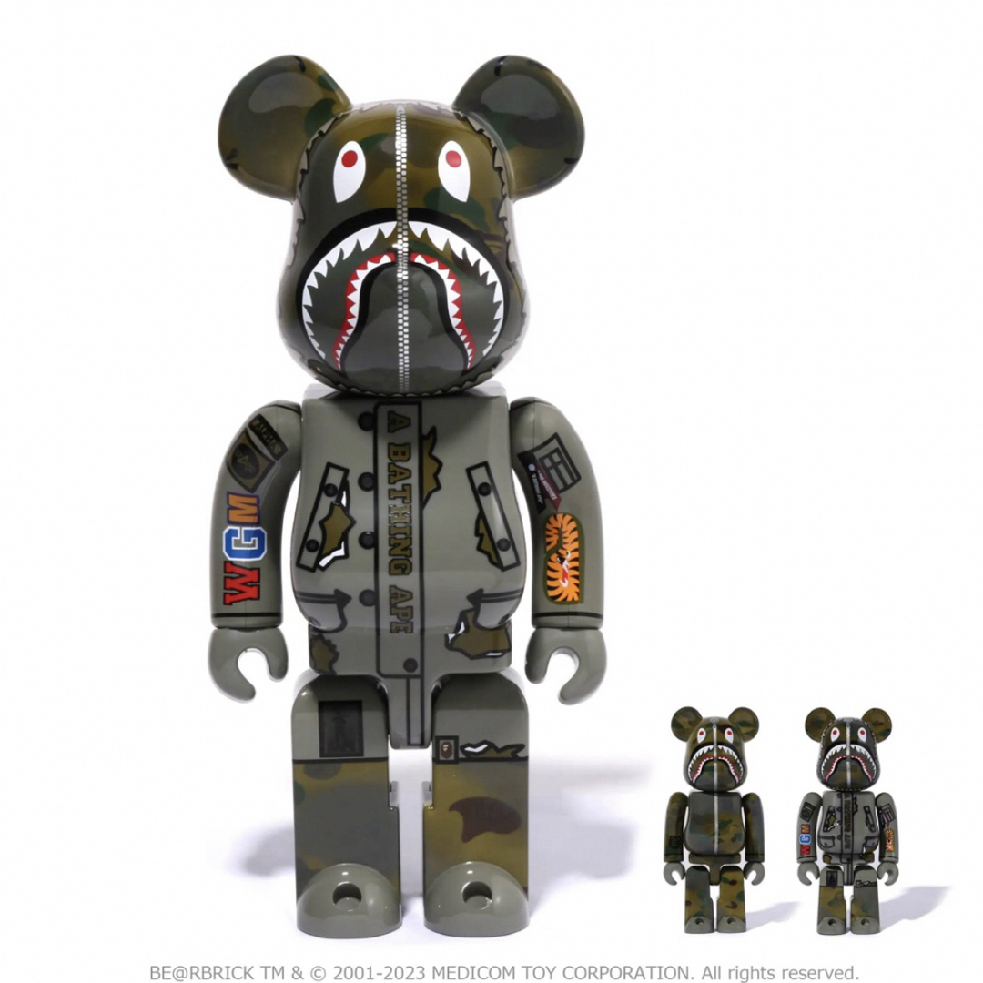 BE@RBRICK(ベアブリック)の即発送 BE@RBRICK BAPE® × ALPHA CAMO SHARK エンタメ/ホビーのフィギュア(その他)の商品写真