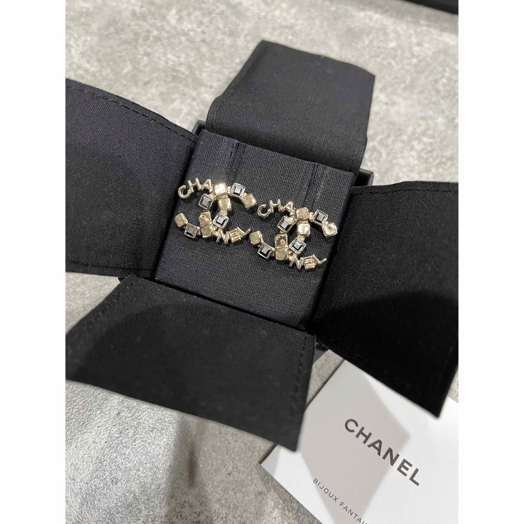 CHANEL(シャネル)の新品 シャネル chanel 24c ピアス クルーズ ccロゴ 新作 レディースのアクセサリー(ピアス)の商品写真