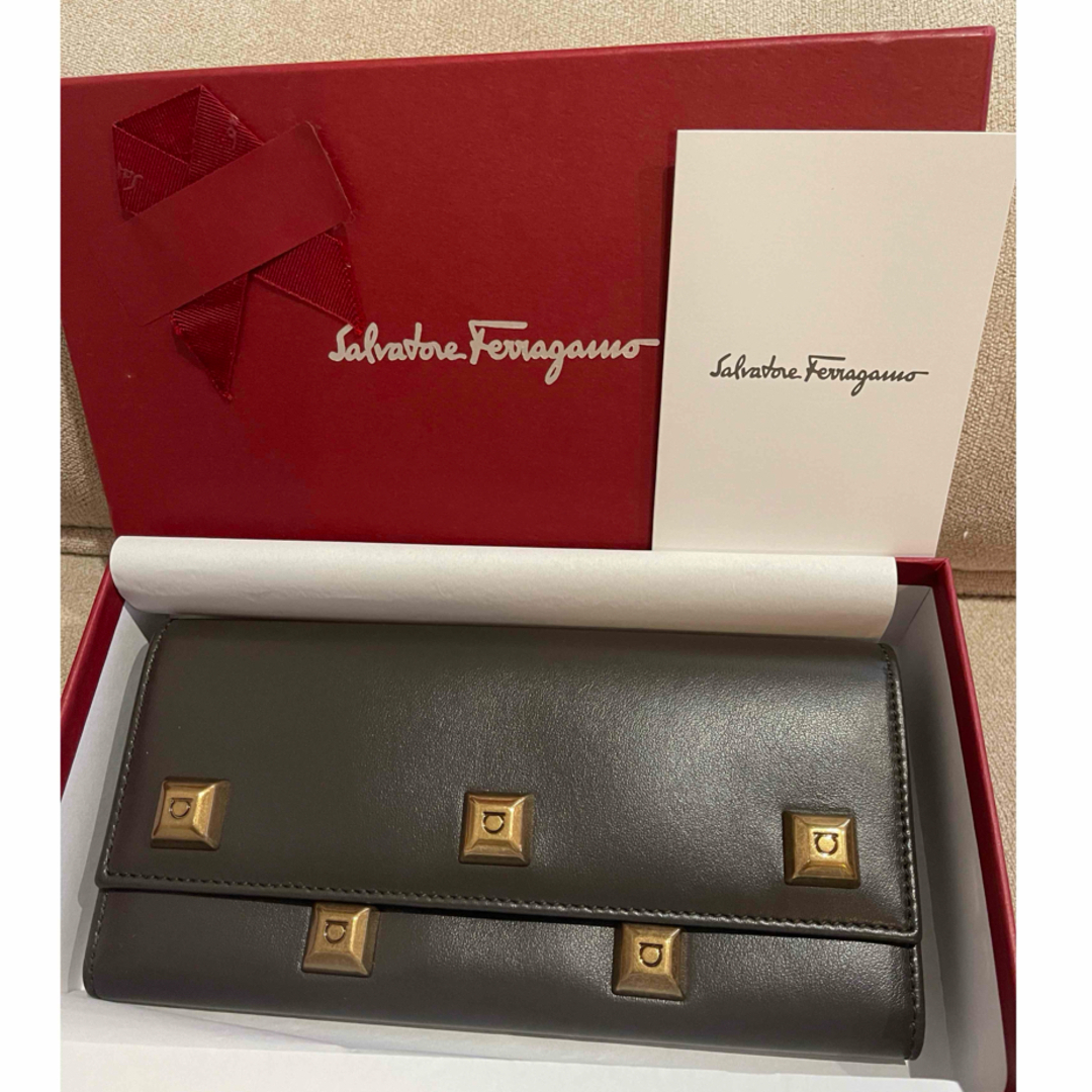 Salvatore Ferragamo(サルヴァトーレフェラガモ)のSALVATORE FERRAGAMO 長財布 レディースのファッション小物(財布)の商品写真