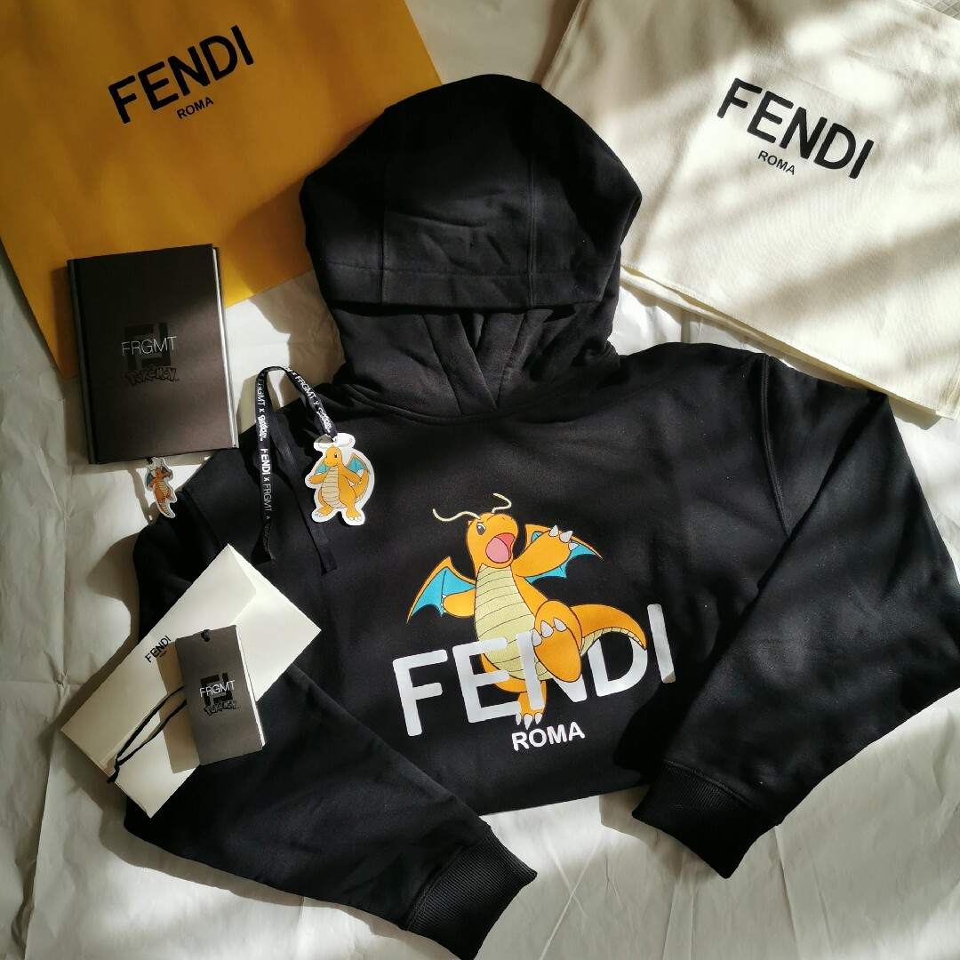 スウェットFENDI ノート付き ポケモン スウェットシャツ