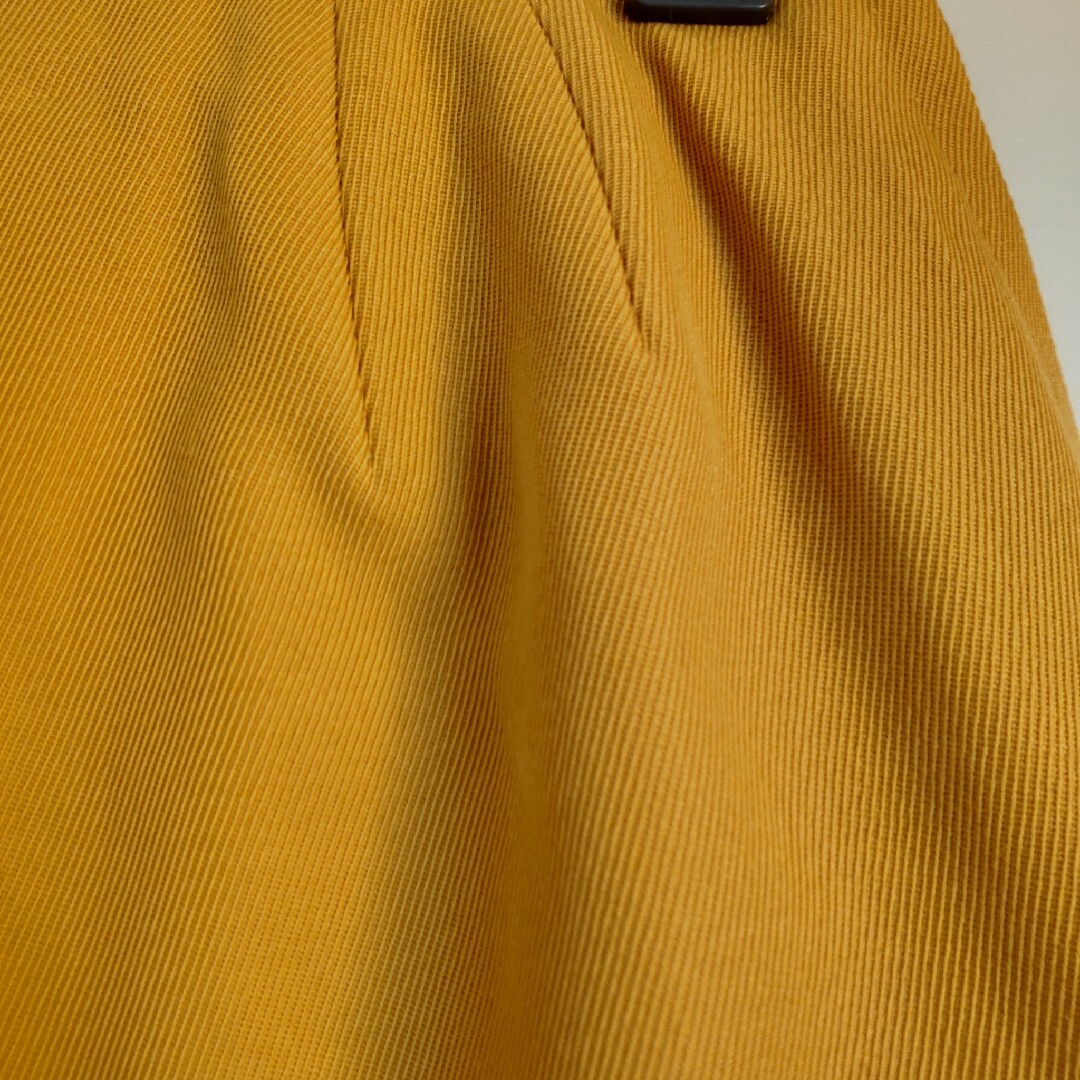 タイトスカート ミニスカート イエロー 無地 台形スカート レディースのスカート(ひざ丈スカート)の商品写真