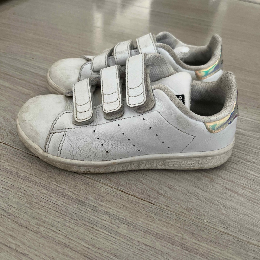 STANSMITH（adidas）(スタンスミス)の18センチ　adidas スタンスミス キッズ/ベビー/マタニティのキッズ靴/シューズ(15cm~)(スニーカー)の商品写真