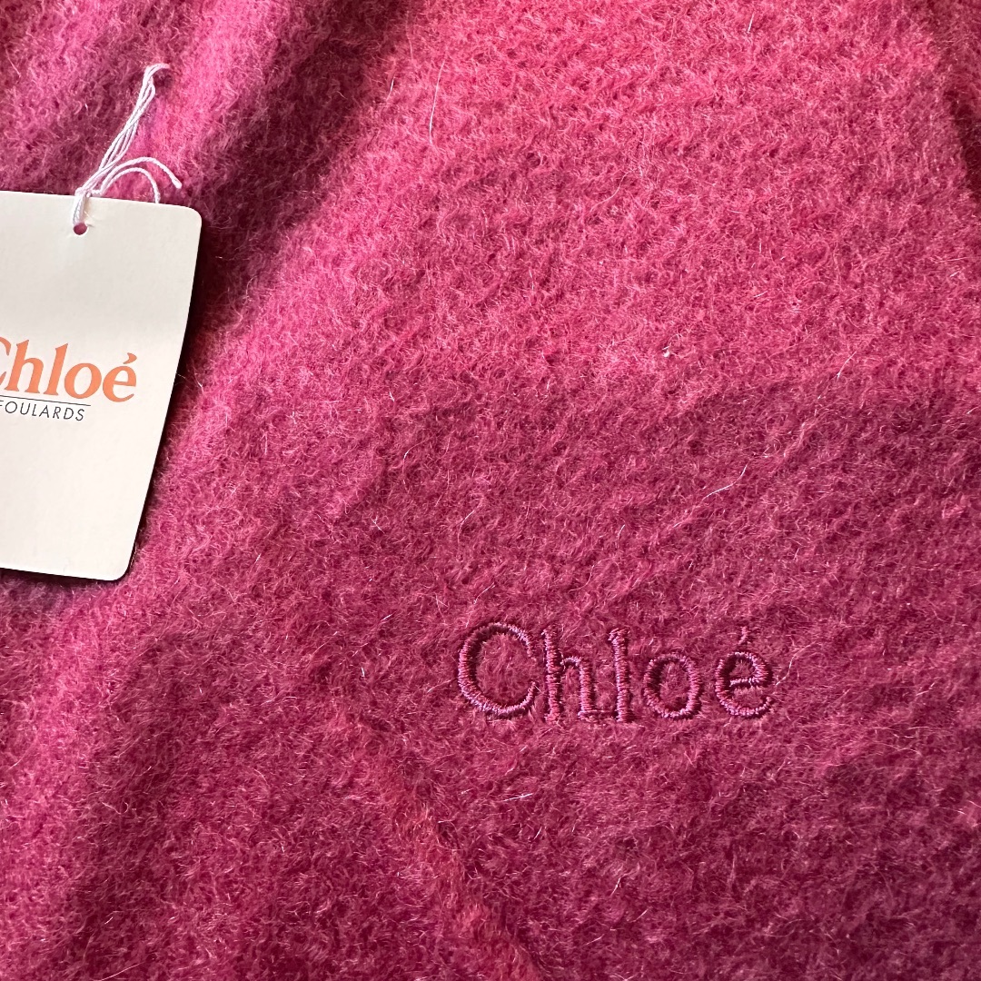 Chloe(クロエ)の未使用Chloe クロエ マフラー ストール　カシミヤ100% レディースのファッション小物(マフラー/ショール)の商品写真