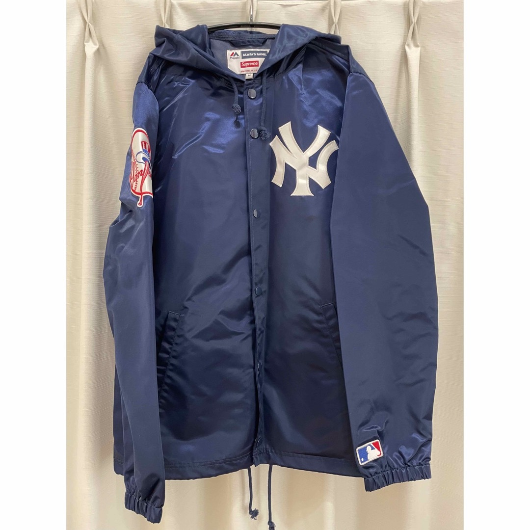 Supreme(シュプリーム)のSUPREME Yankees Satin Hooded Coaches JKT メンズのジャケット/アウター(その他)の商品写真