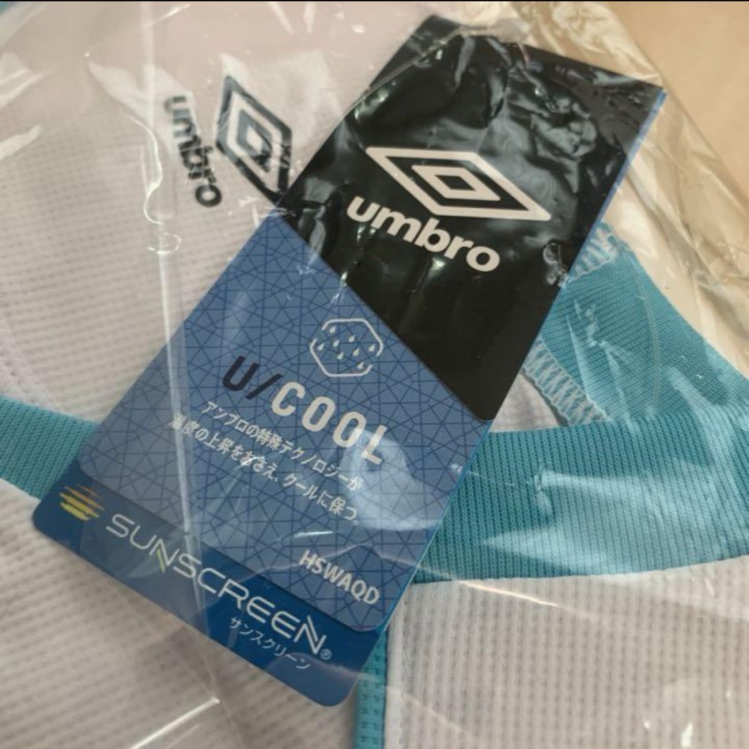 UMBRO(アンブロ)のUMBRO 150 白 長袖 プラクティスシャツ アンブロ スポーツ/アウトドアのサッカー/フットサル(ウェア)の商品写真