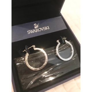 スワロフスキー(SWAROVSKI)の新品 未使用 SWAROVSKI スワロフスキー ピアス フープ アクセサリー(ピアス)