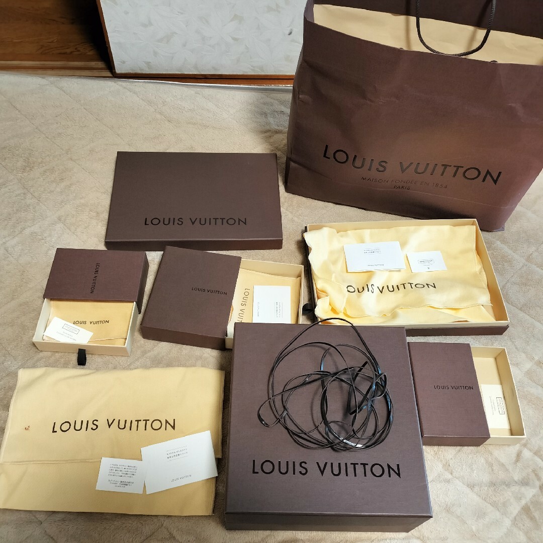 LOUIS VUITTON - LOUISVUITTON 箱 ショップ袋 ルイヴィトン ショップ