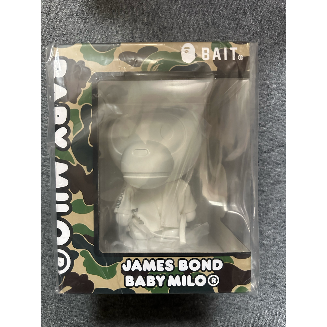 A BATHING APE(アベイシングエイプ)のBABY MILO  JAMES BOND エンタメ/ホビーのフィギュア(その他)の商品写真