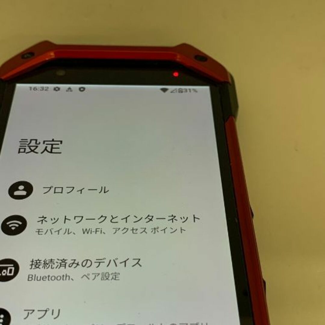 京セラ(キョウセラ)の【訳あり品】 TORQUE 5G au SIMロック解除済 KYG01 レッド  スマホ/家電/カメラのスマートフォン/携帯電話(スマートフォン本体)の商品写真