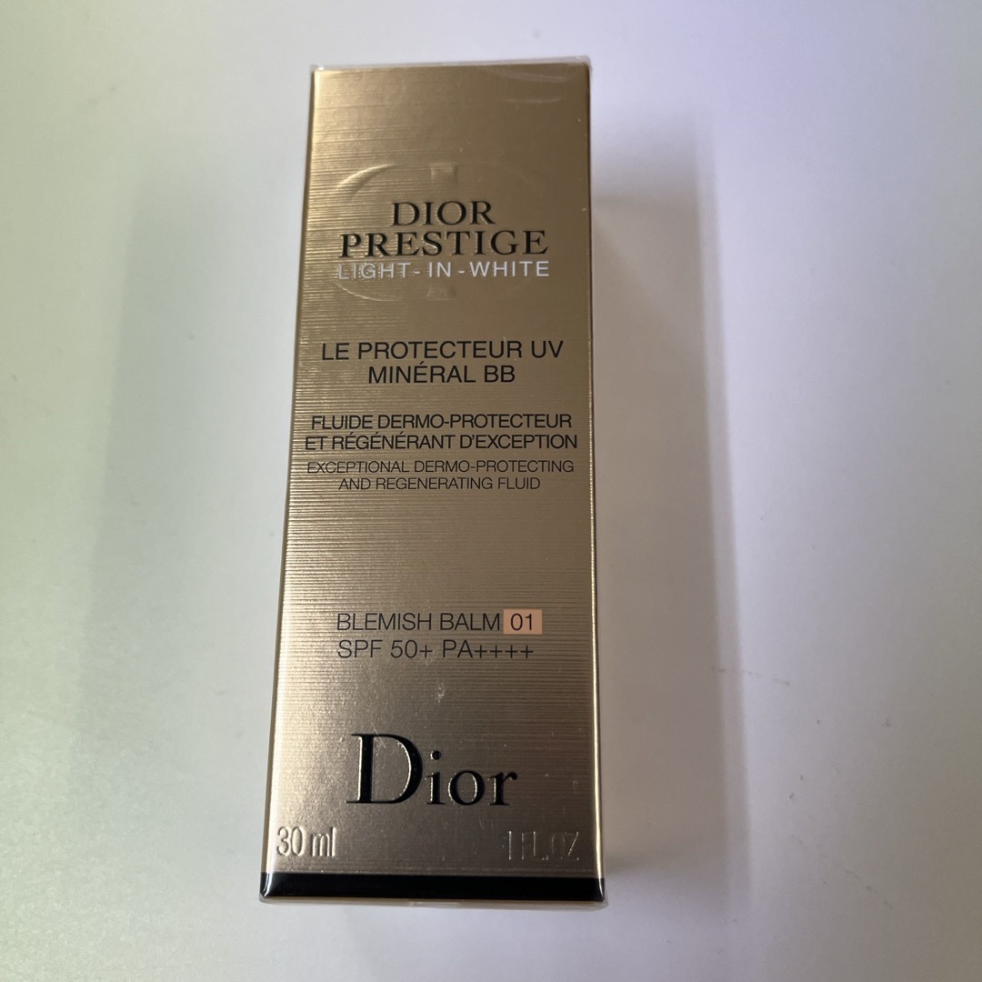 Dior(ディオール)のDior プレステージホワイトルプロテクター UVミネラルBB 30ml 582 コスメ/美容のベースメイク/化粧品(BBクリーム)の商品写真