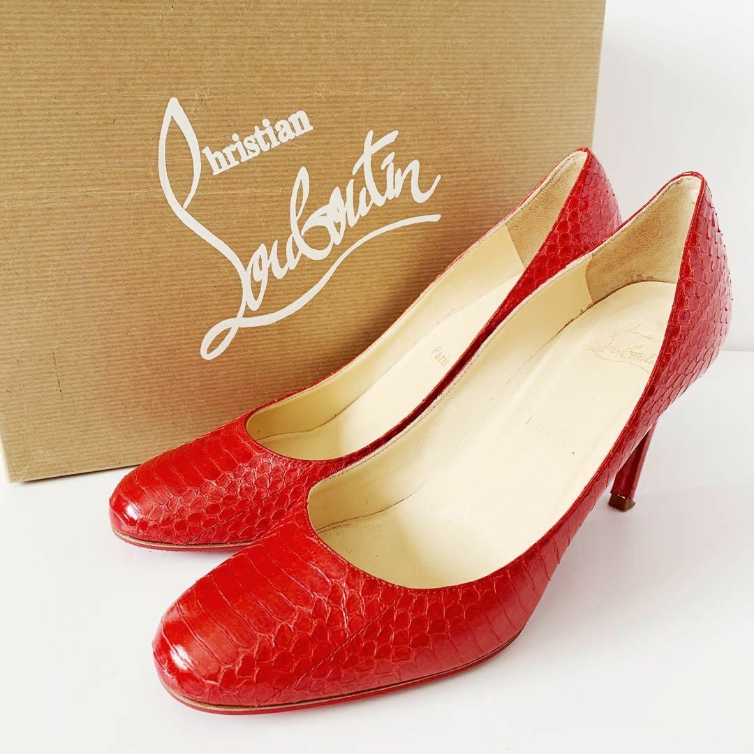 Christian Louboutin(クリスチャンルブタン)のChristian Louboutin ルブタン 赤 ラウンドトゥ スネーク レディースの靴/シューズ(ハイヒール/パンプス)の商品写真