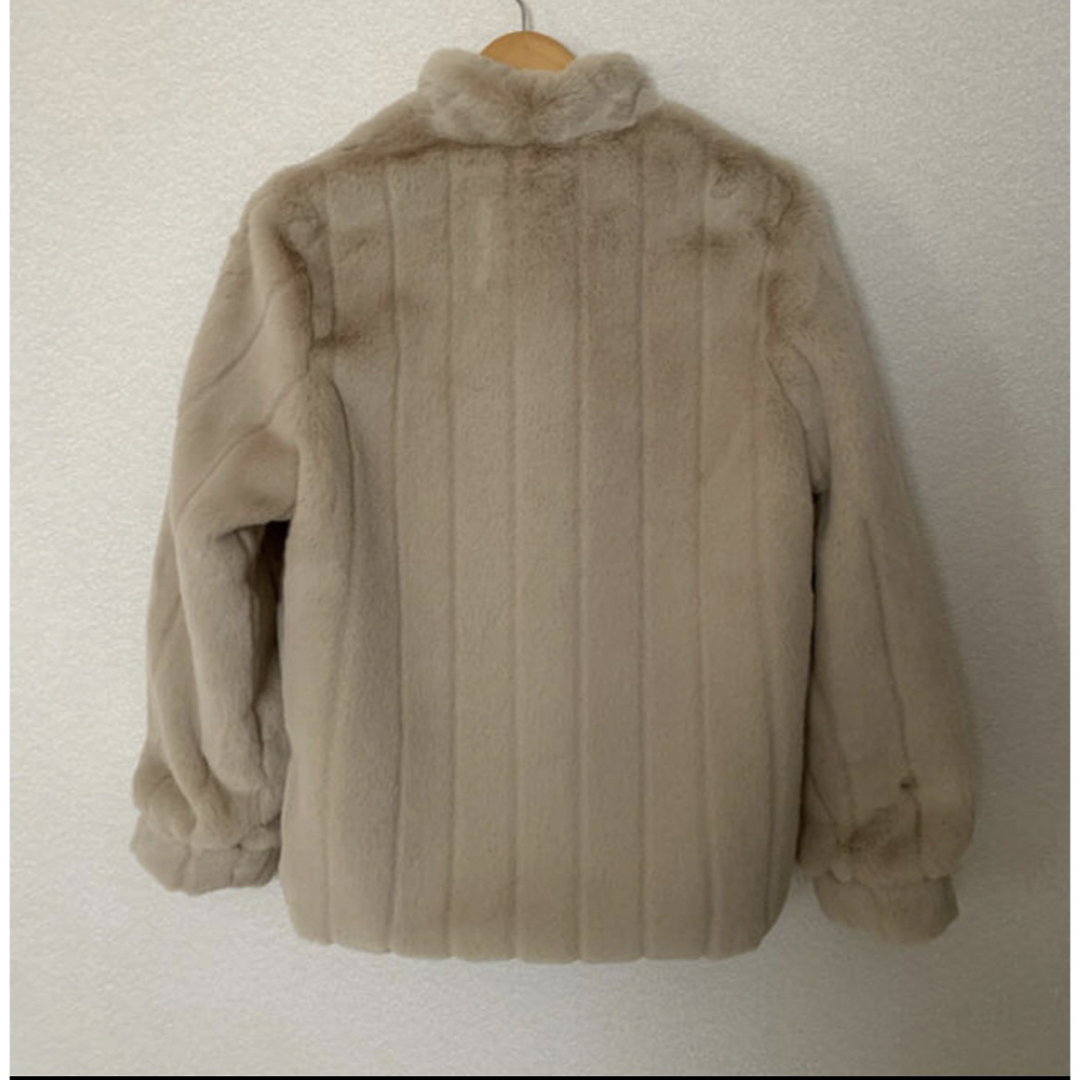 dholic(ディーホリック)のmamu ラインファー　ファーコート　フレアベアコート レディースのジャケット/アウター(毛皮/ファーコート)の商品写真