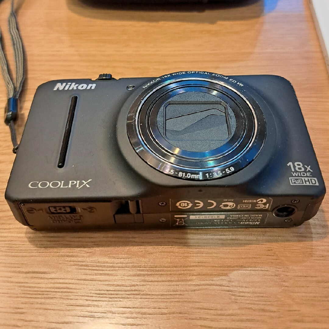 COOLPIX S9300 ブラック ケース付カメラ