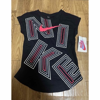 ナイキ(NIKE)の新品タグ付き　キッズ　Tシャツ　116-122cm  6-7YRS(Tシャツ/カットソー)