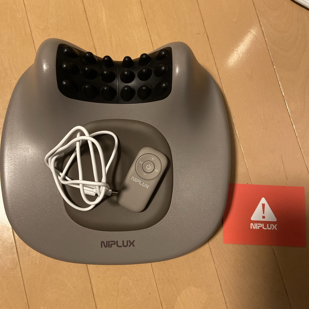 NIPLUX NECK PREMS スマホ/家電/カメラの美容/健康(マッサージ機)の商品写真