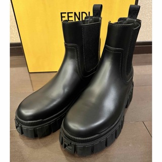 フェンディ(FENDI)のFENDI  フェンディフォース ブラックレザーチェルシーブーツ(ブーツ)