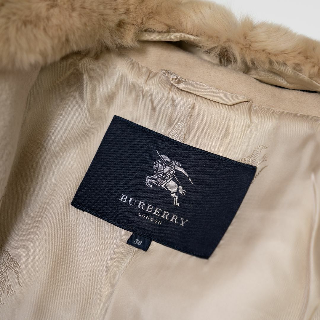 BURBERRY(バーバリー)のバーバリーコート★ベージュ レディースのジャケット/アウター(毛皮/ファーコート)の商品写真