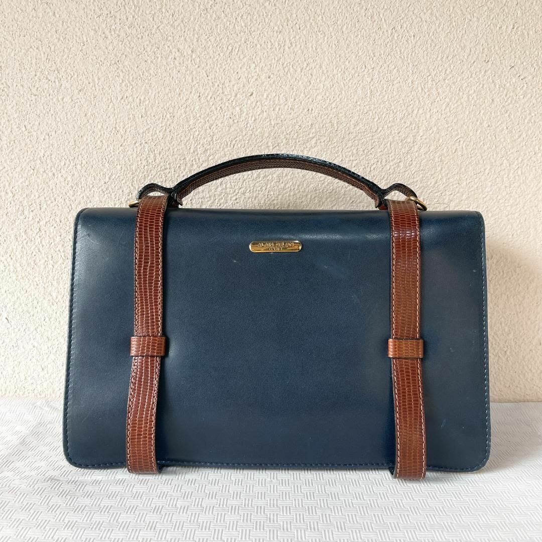 Alain Delon(アランドロン)の美品✨ALAIN DELONアランドロンショルダーバッグハンドバッグネイビー紺 レディースのバッグ(ショルダーバッグ)の商品写真