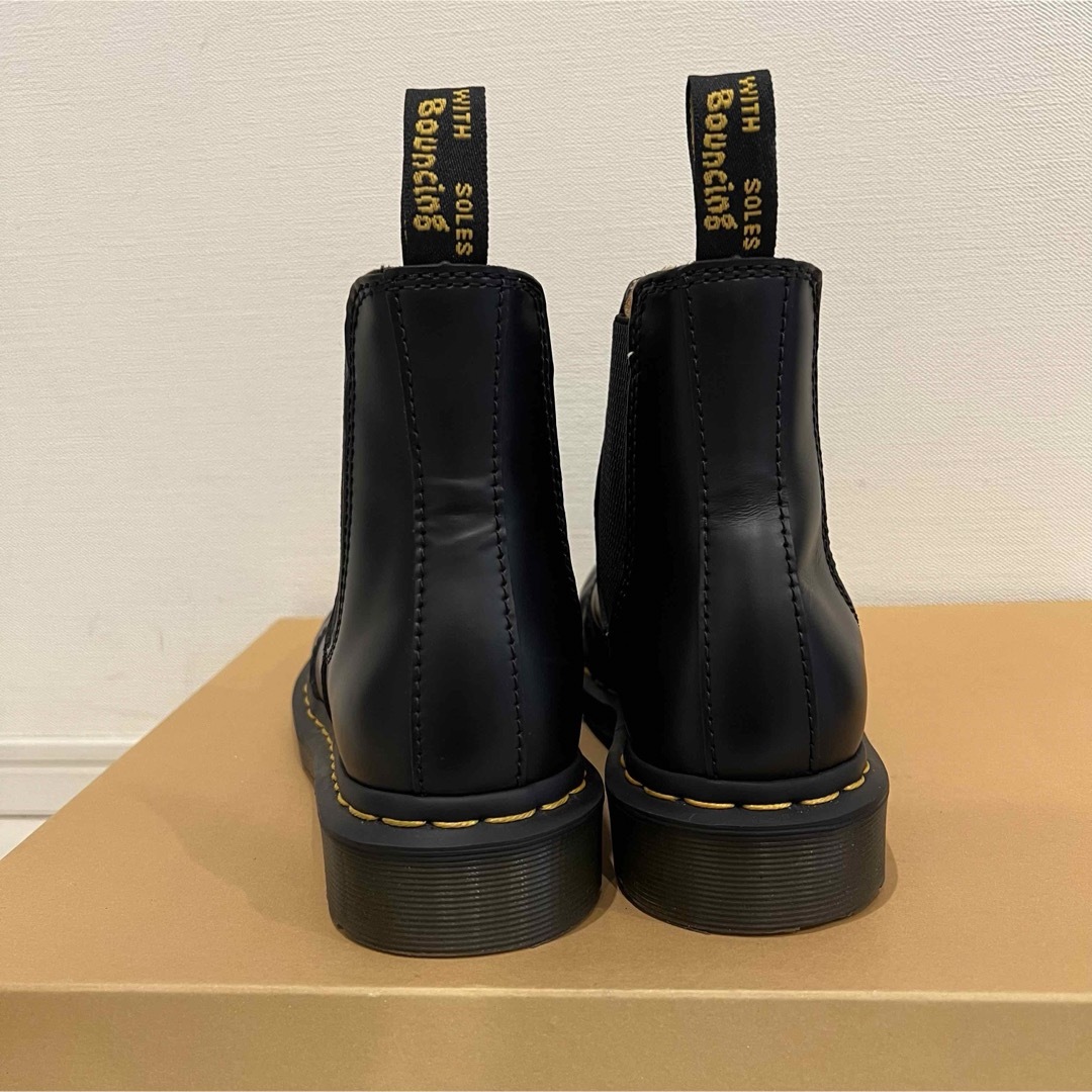 Dr.Martens(ドクターマーチン)のドクターマーチン 2976 YELLOW STITCH チェルシーブーツ レディースの靴/シューズ(ブーツ)の商品写真