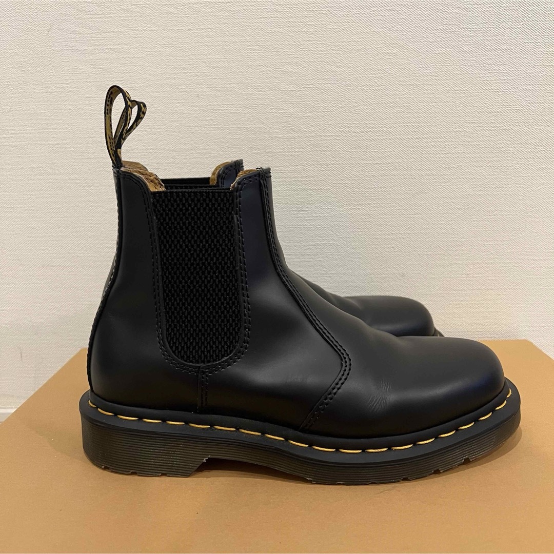 Dr.Martens(ドクターマーチン)のドクターマーチン 2976 YELLOW STITCH チェルシーブーツ レディースの靴/シューズ(ブーツ)の商品写真