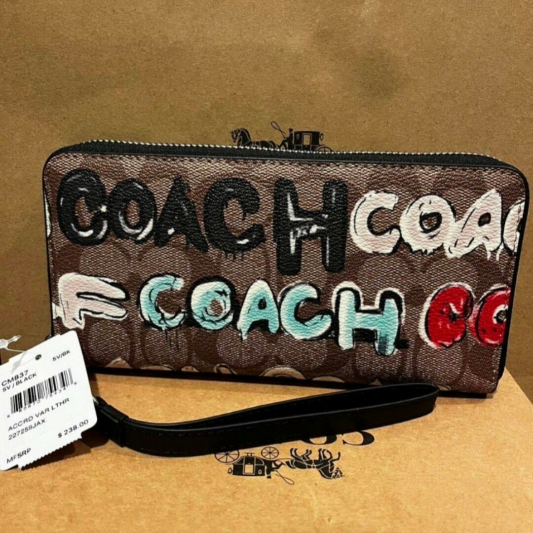 ファッション小物新品　COACH　長財布　ラウンドファスナー　シグネチャー　総柄　小銭入れ有