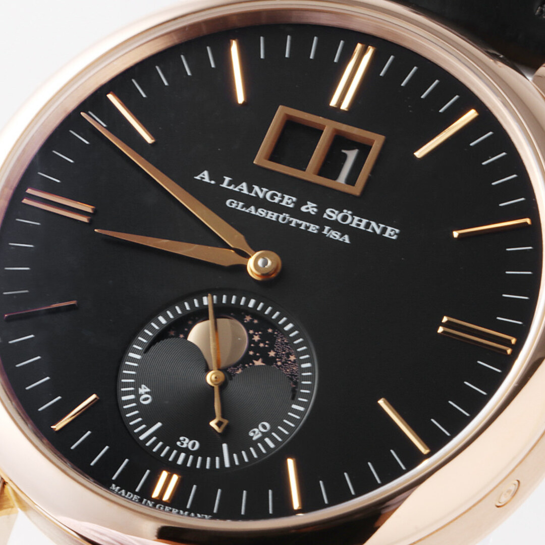 A. Lange & Söhne（A. Lange & Sohne）(ランゲアンドゾーネ)のランゲ＆ゾーネ サクソニア ムーンフェイズ 384.031(LS3844AP) メンズ 中古 メンズの時計(腕時計(アナログ))の商品写真